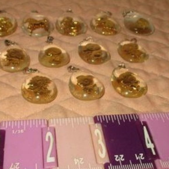 15 Jewelry plus 5? This & that 20 items you will receive A GREAT BUNDLE DEAL - Picture 8 of 16